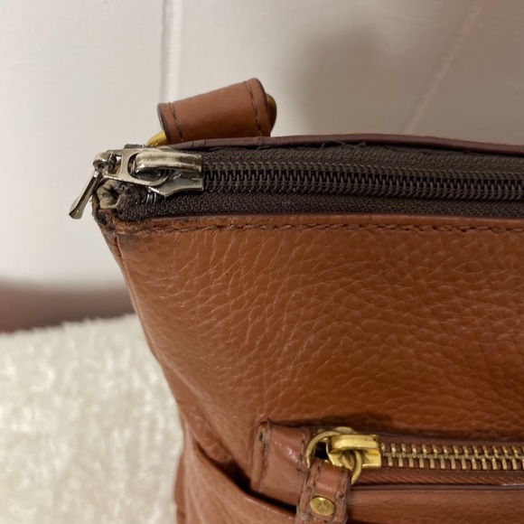 Fossil Crossbody Bag - Picture 5 of 8